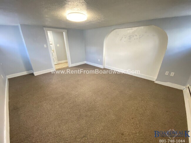 Building Photo - 228/230 S 300 W