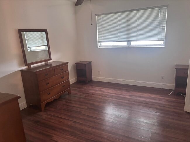 Foto del edificio - 2213 NE 1st Ct