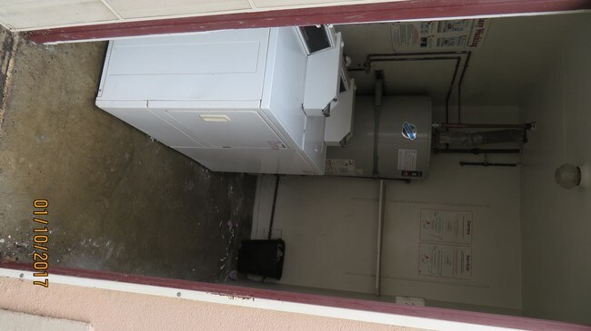 Foto del edificio - 10260 Sentry Dr