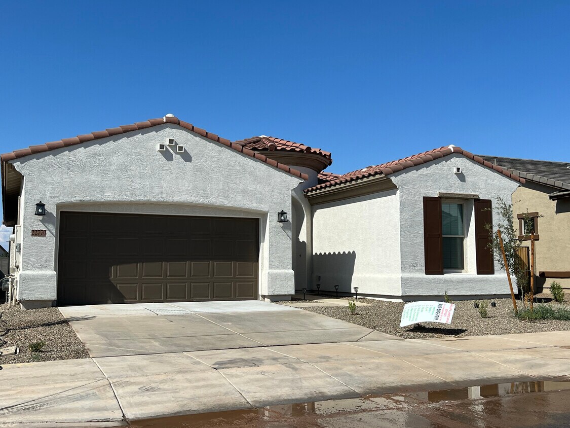 Primary Photo - 22770 E Pegasus Pkwy
