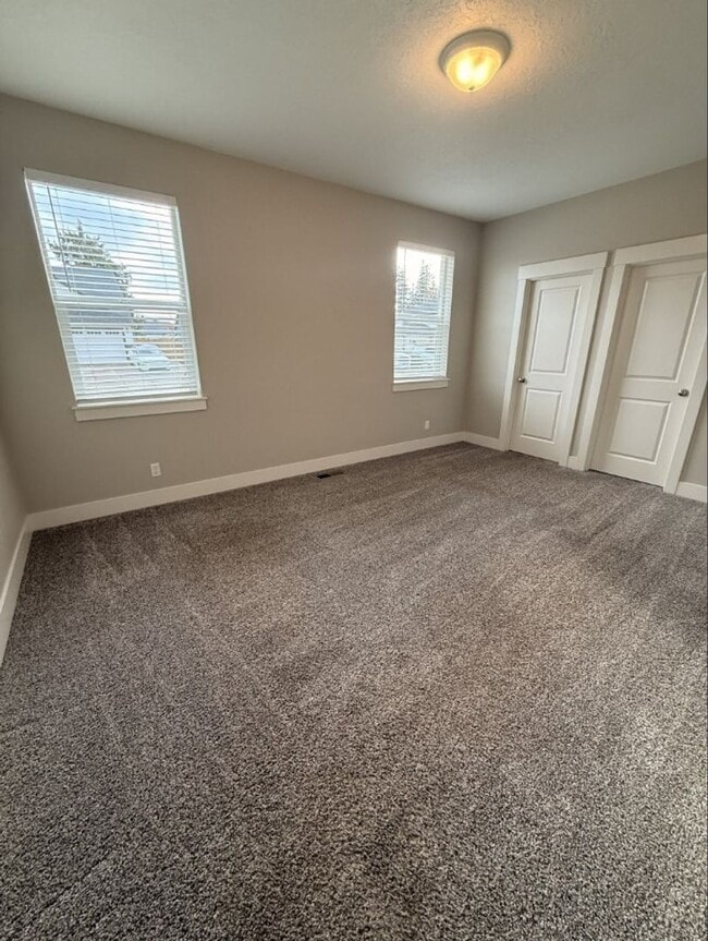 Building Photo - 3 Bed 2 Bath - Sublimity Duplex