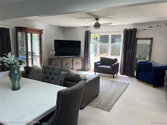 Foto del edificio - 4842 Merwin Rd