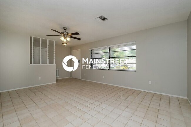 Foto del edificio - 3 Bedroom Pet-Friendly Home in Spring Hill, FL with Main Street Renewal