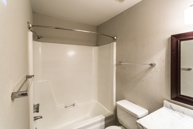 1HAB, 1BA - 721 ft² - Baño - Chelsea Place