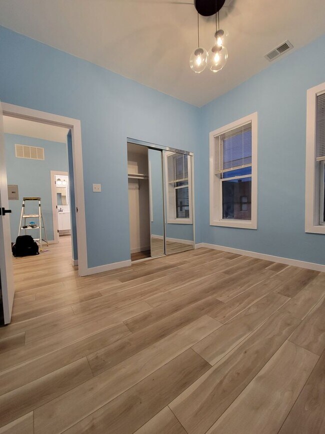 Foto del edificio - 1001 W 31st St