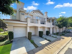 Building Photo - 7285 Calabria Ct