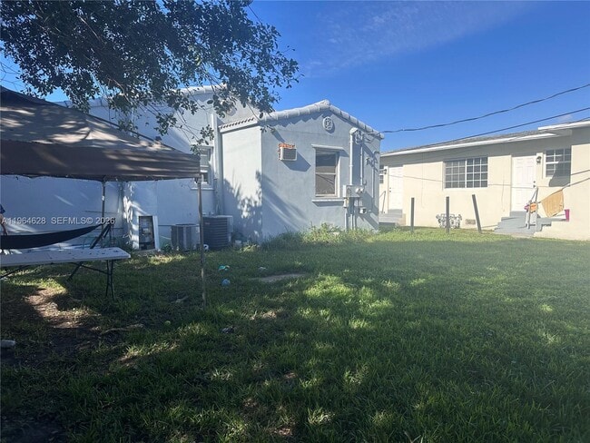 Foto del edificio - 2125 Bay Dr