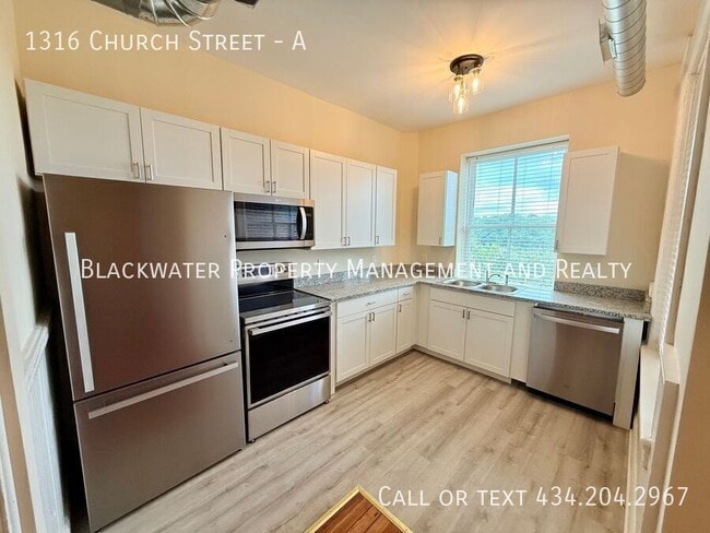 Building Photo - 1316 Church St
