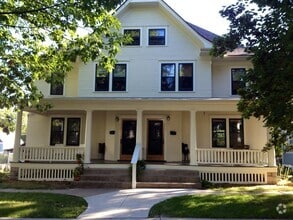 Building Photo - 413 Ronalds St