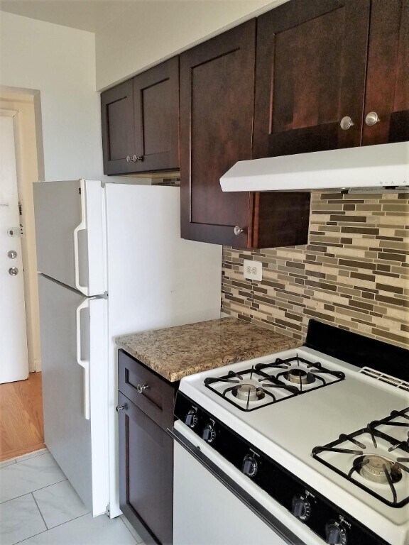 Foto del edificio - Renovated One Bedrooms