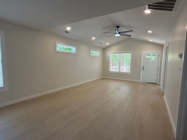 Foto del edificio - Brand New Construction!! - 3BD/2BA