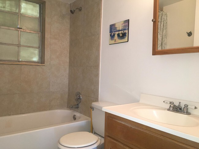 Foto del edificio - 3480  Summer Street 8017