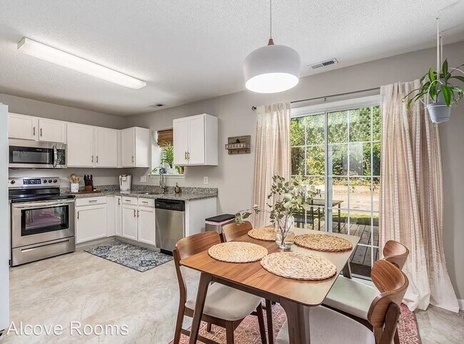 Building Photo - 1 br, 1 bath House - 10 Wiltshire Pl