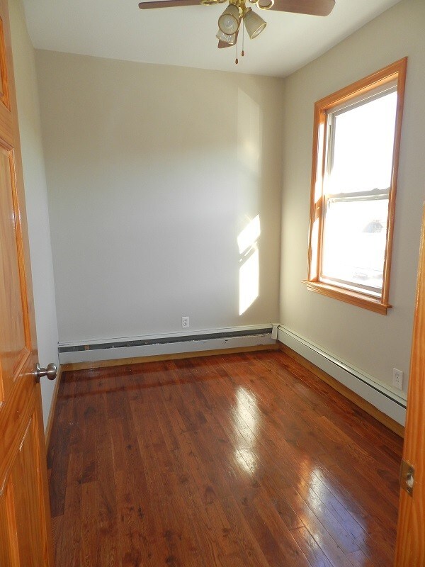 Building Photo - 453 Cambridge St
