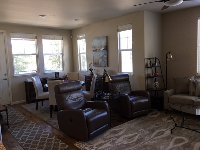Foto del edificio - Lake View Resort Style Condo with Garage a...