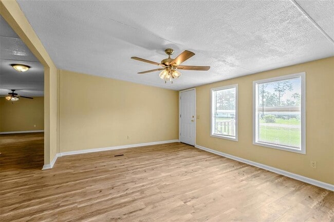 Building Photo - 2789 Avondale St