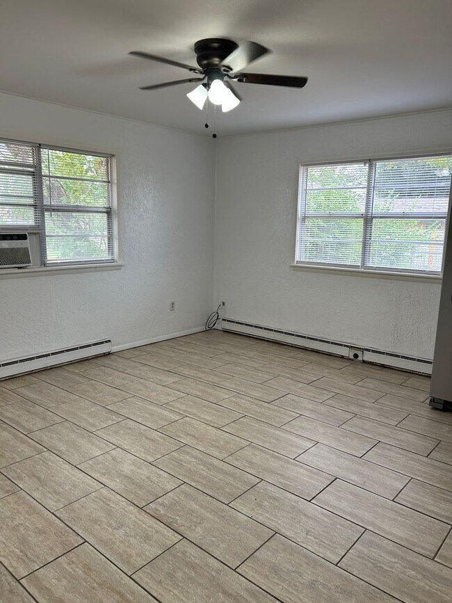 Foto del edificio - 3807 SE Camden Way