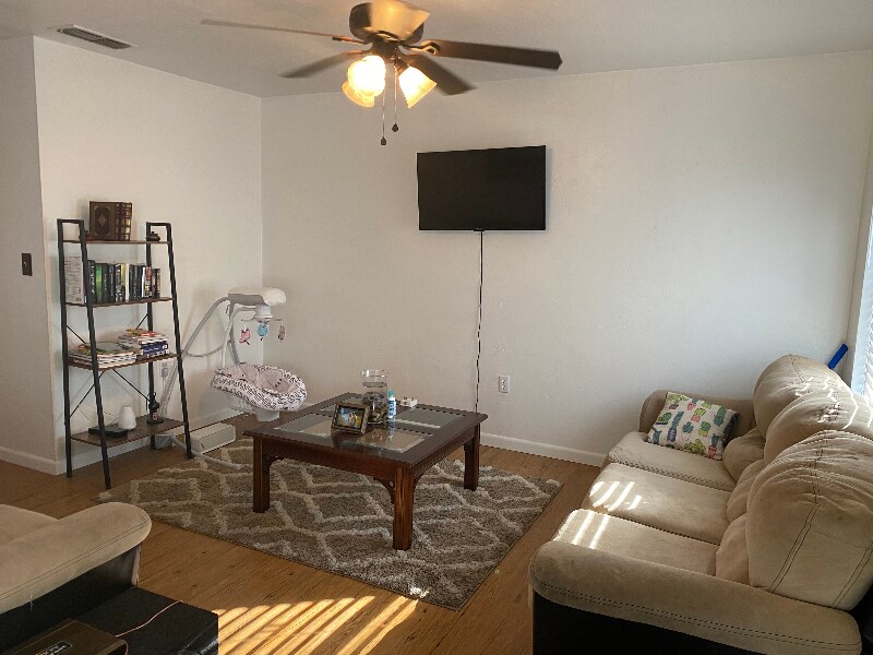 Foto principal - 3600 SW 23rd St