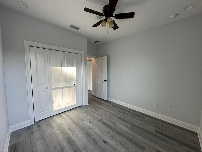 Foto del edificio - 1724 Sound Haven Ct