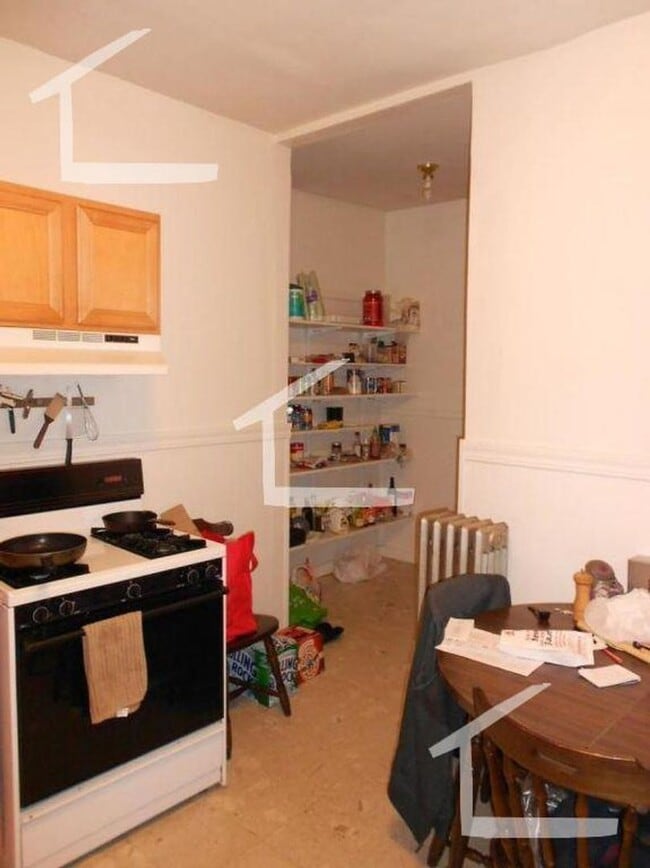 3 Bedroom Close to BU West - 3 Bedroom Close to BU West House