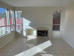 Building Photo - 544 Bayona Loop