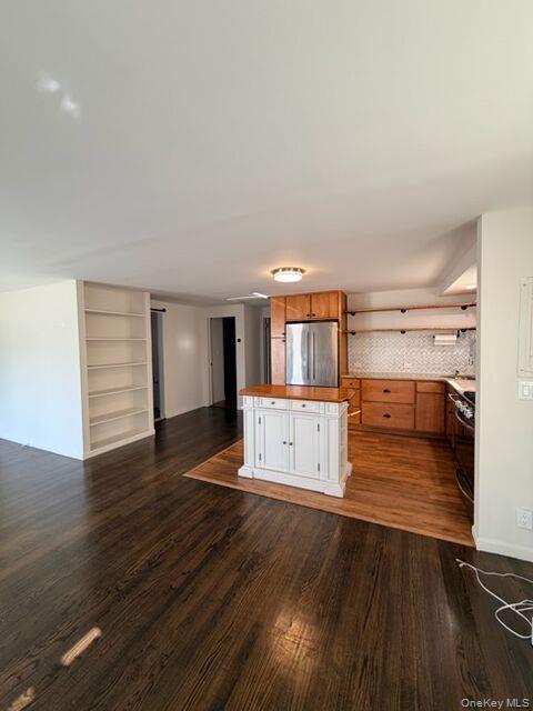 Building Photo - 106 Maple Blvd