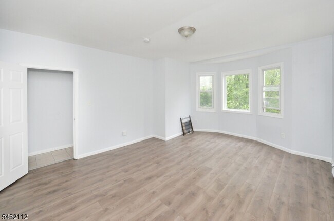 Building Photo - 45 Hedden Terrace
