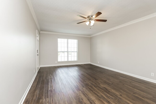 Foto del edificio - 3016 Towne Valley Rd