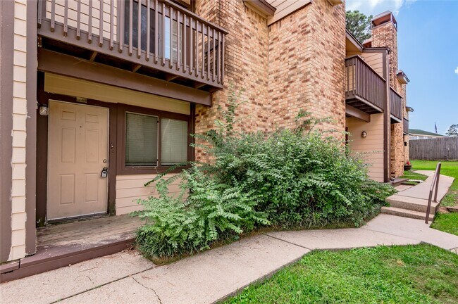 Foto del edificio - 2521 Crosstimbers Dr