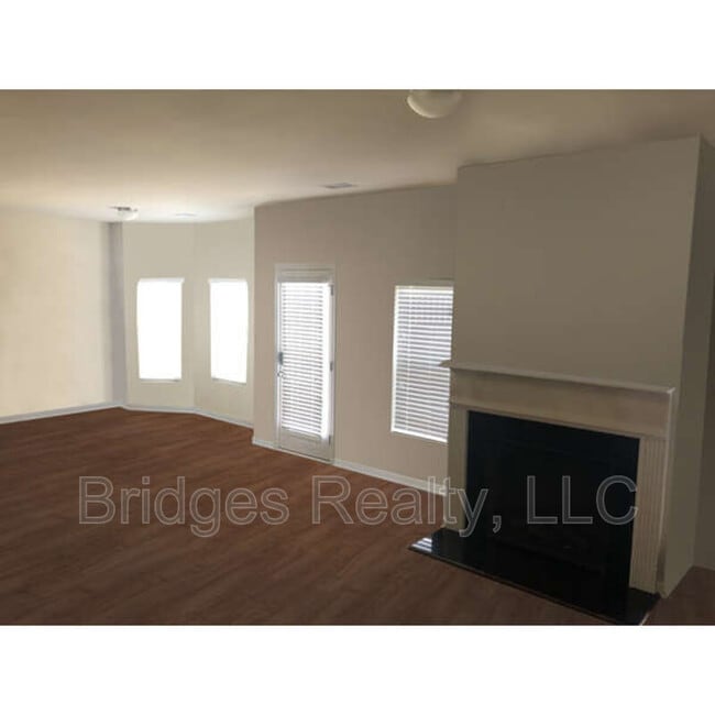 Building Photo - 304 Clover Park Ln