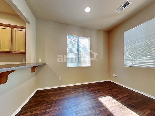 Foto del edificio - 6512 Virginia St SE