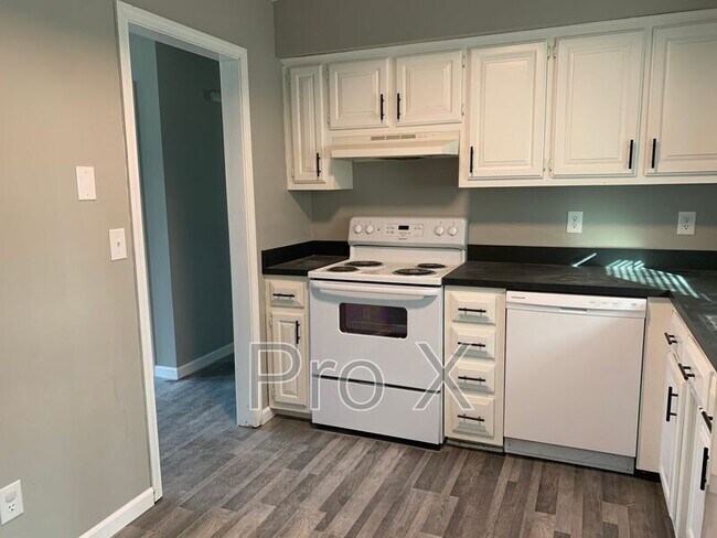 Building Photo - 3028 W 15th St