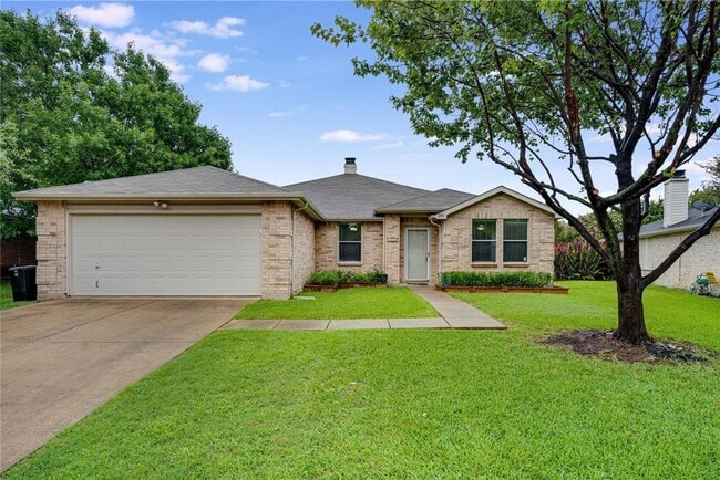 Photo - 208 Blazing Star Trail House