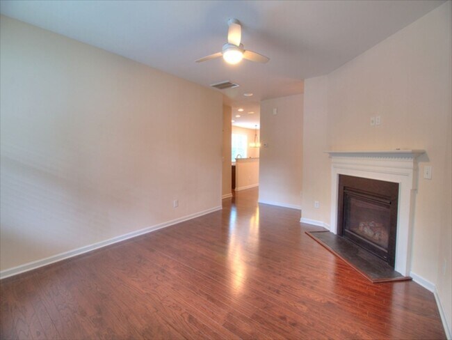 Foto del edificio - Charming 4-Bed, 3-Bath Home for Rent in Ru...