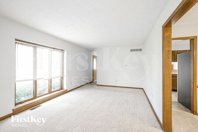 Foto del edificio - 621 White Pine Dr
