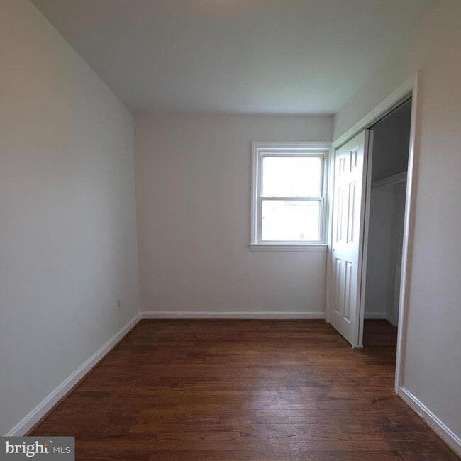 Building Photo - 2528 Iverson St