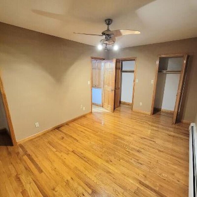 Building Photo - 2048 E 34th St