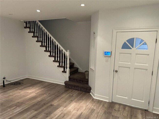 Foto del edificio - 48-24 42nd St