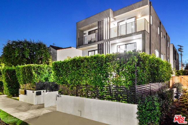 Foto del edificio - 807 N Cherokee Ave