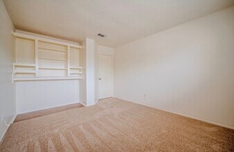 Building Photo - 13034 Leader St