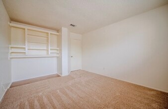 Building Photo - 13034 Leader St