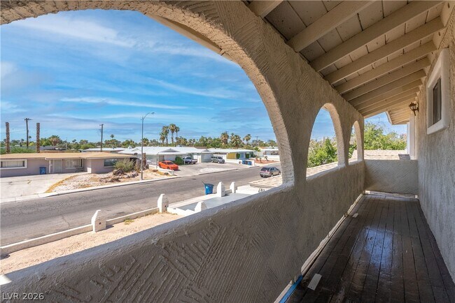 Foto del edificio - 2298 Golden Arrow Dr