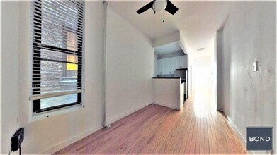 Building Photo - 312 E 91st St