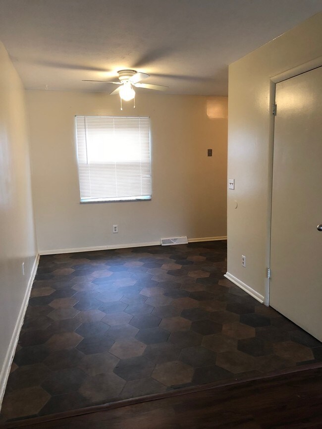 Building Photo - 3411 Bexvie Ave