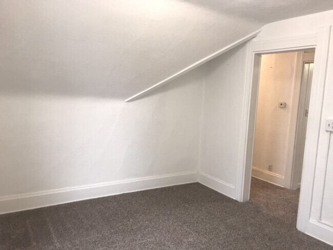 Foto del edificio - 2341 Caledonia