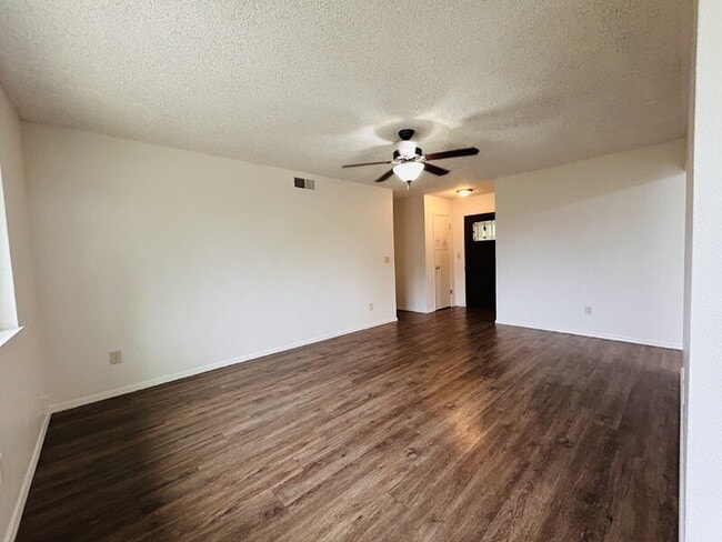 Building Photo - 2170 McGregor Dr