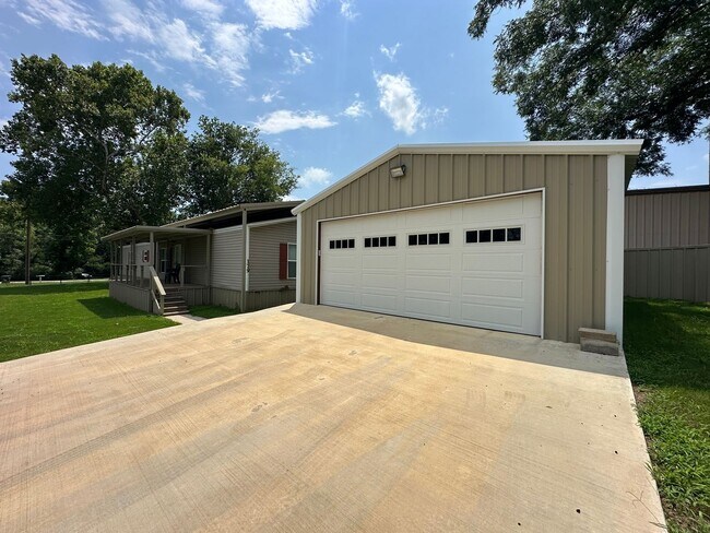 Foto del edificio - 13807 County Rd 220