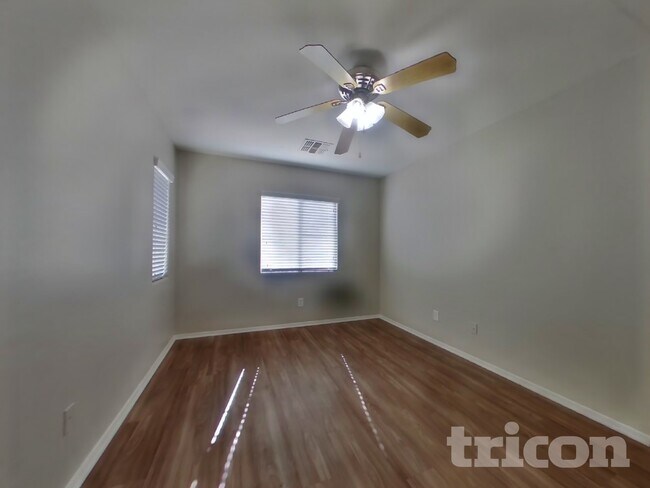 Foto del edificio - 10268 W Sands Dr