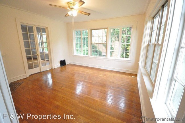 Foto del edificio - 44 Woodland Ave