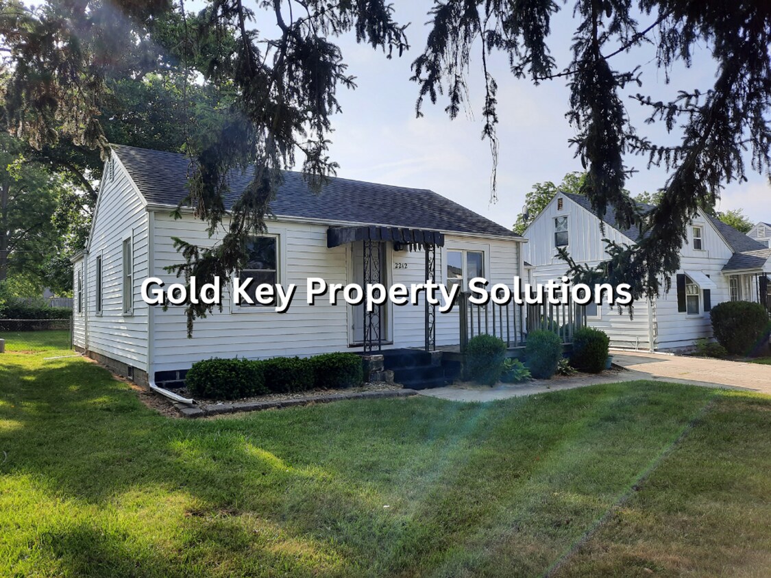 Primary Photo - 4 BR 1 BA House Near Ball State with Washe...